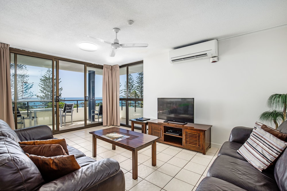 WINDWARD APARTMENTS 43/81