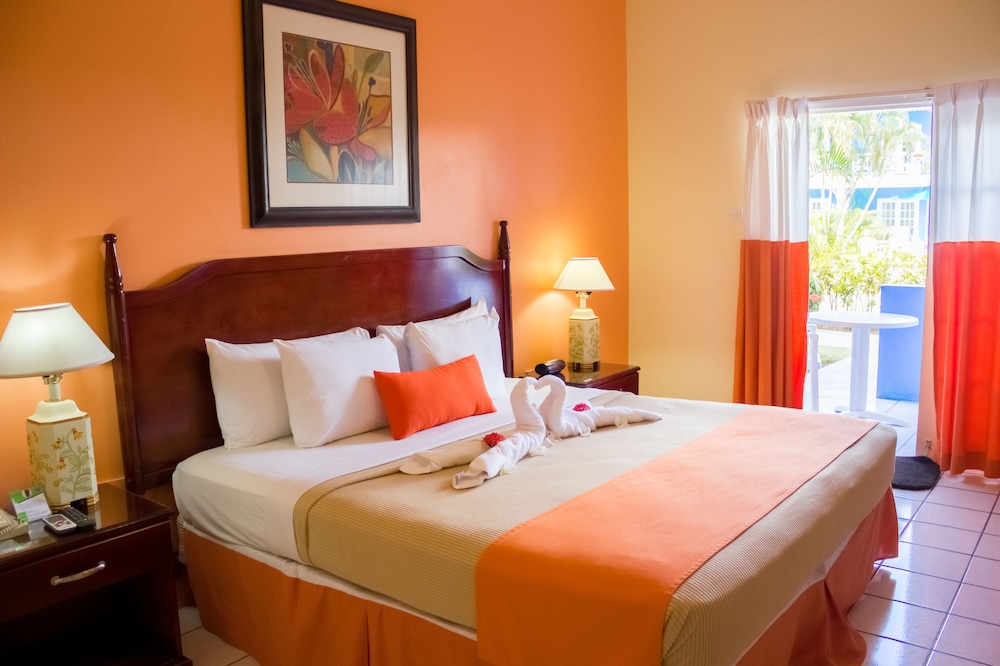 Bay Gardens Inn 13/75