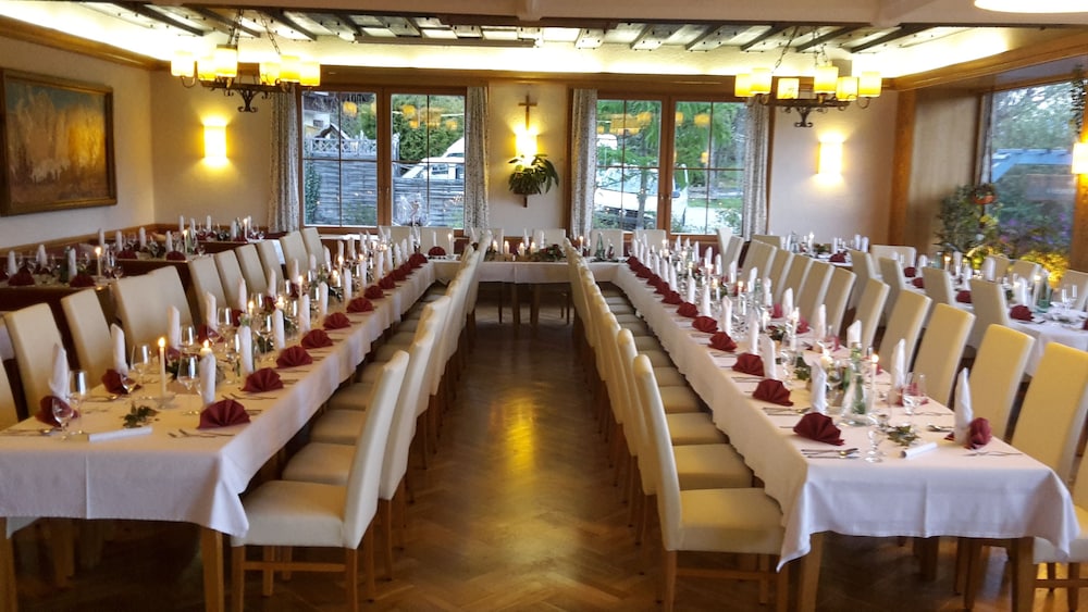 HOTEL ALMFRIEDEN 27/50