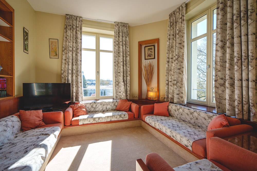 Chateau de Verrieres 30/52