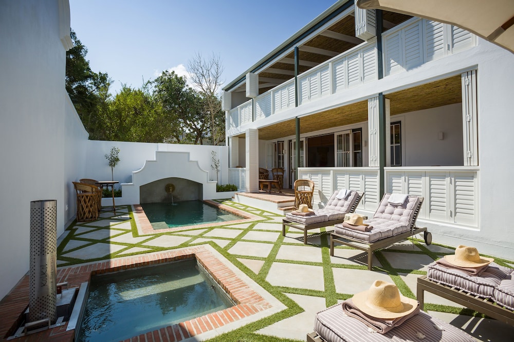 Akademie Street Guesthouses 25/50