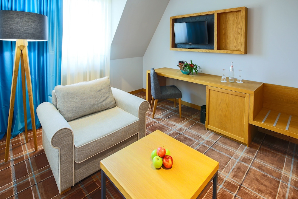 Grand Hotel Suhl 34/50