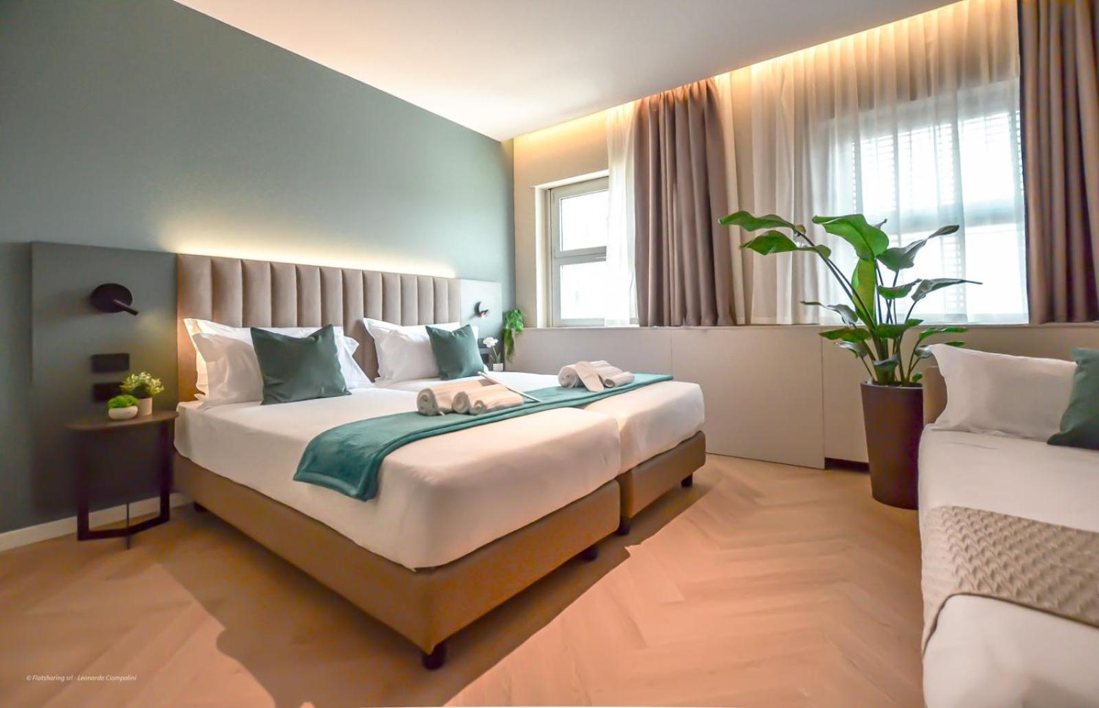 CP Hotels - Central 24/50