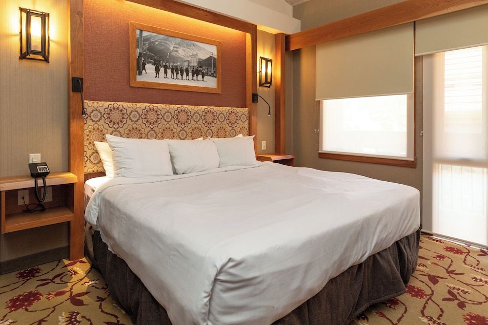 Superior, King Bed, Balcony