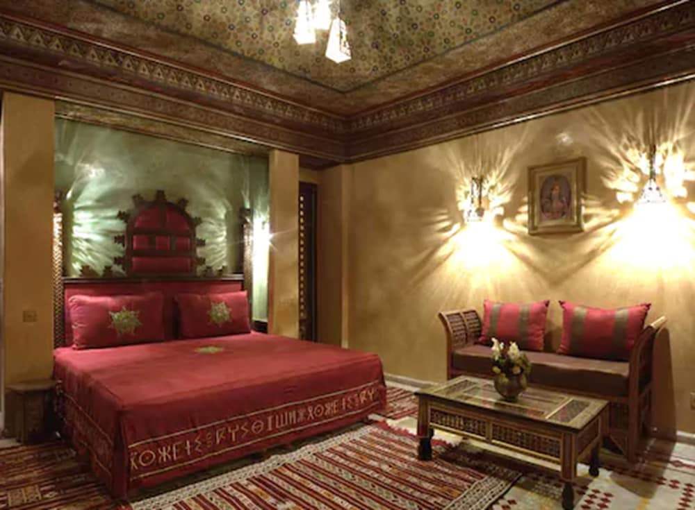MUMTAZ MAHAL 32/37