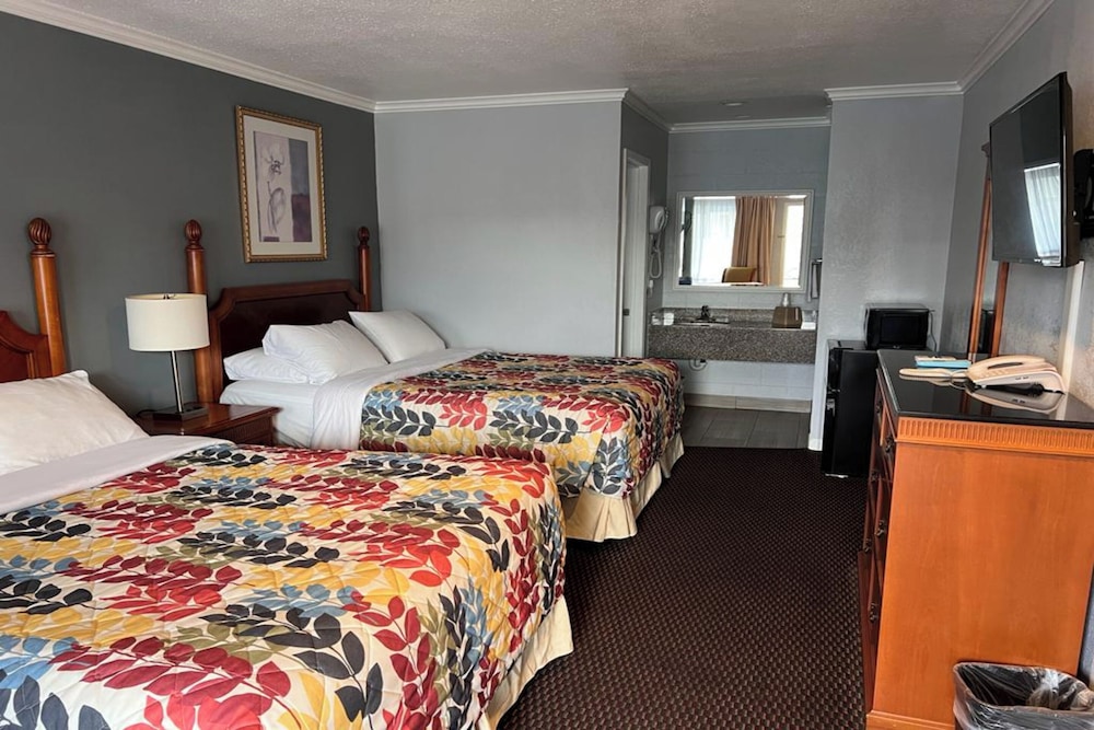 The Islander Motel 7/46