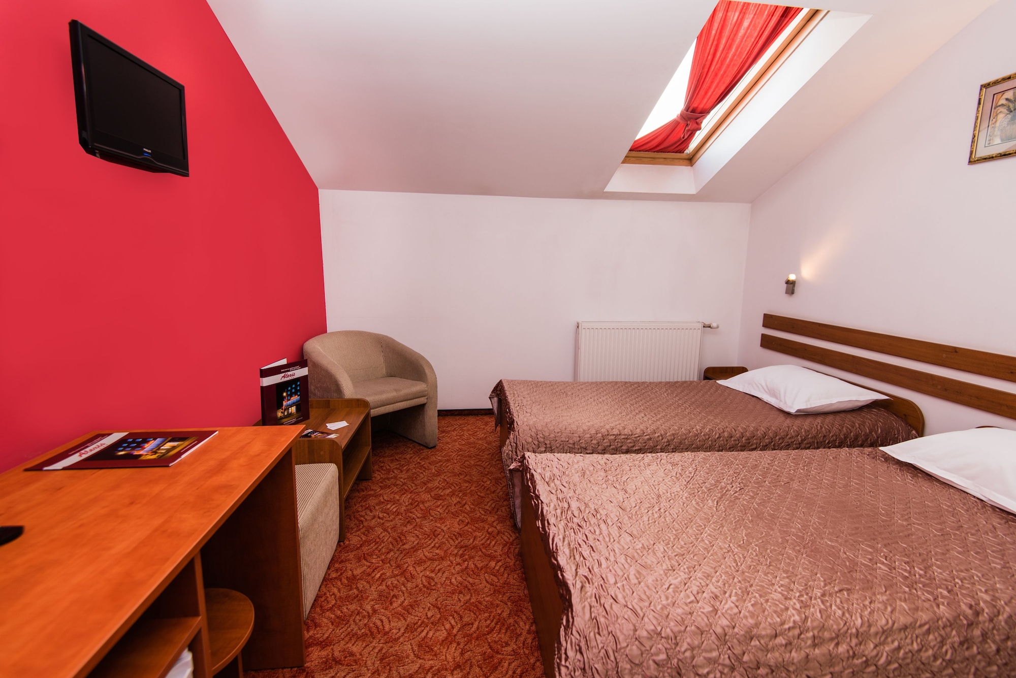 Budget, Double Bed, Attic، Alexis Hotel 7/10