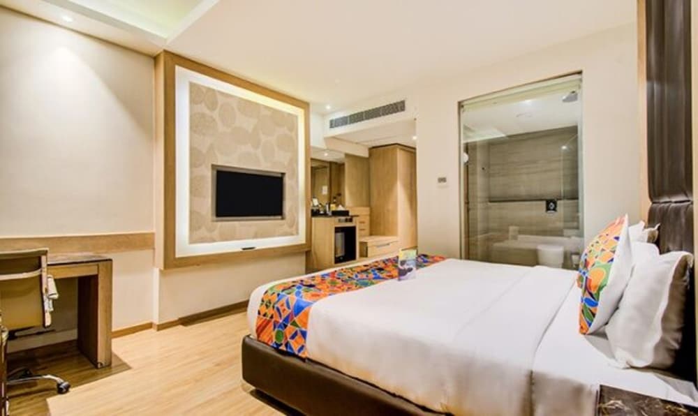 Fabhotel Hotel V Charbagh 11/26