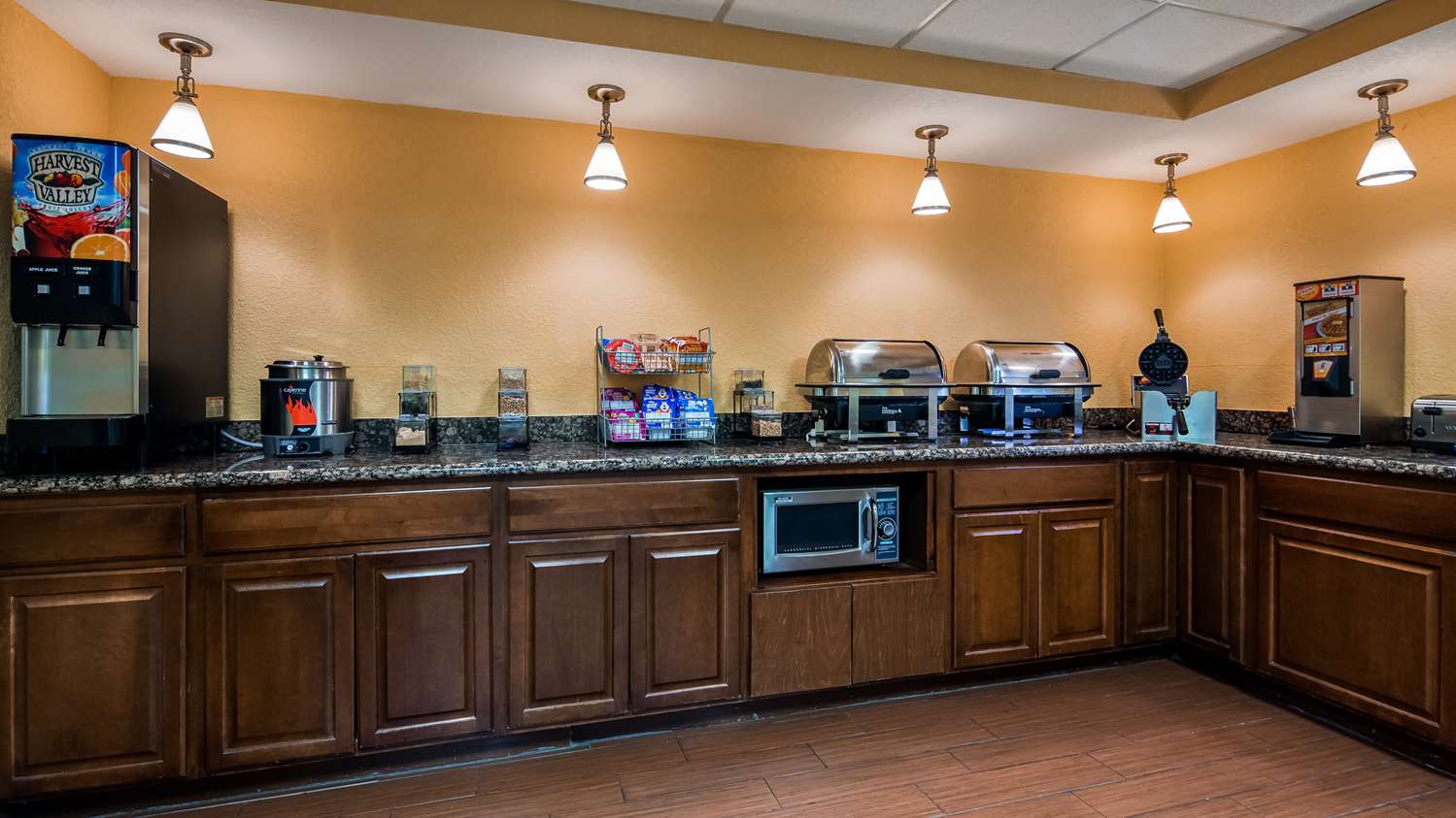 Best Western Plus Parkway Hotel 21/26