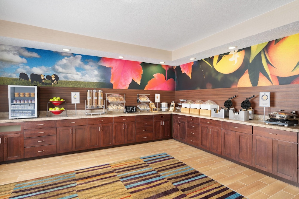 Lobby at FAIRFIELD INN BY MARRIOTT DEPTFORD, DEPTFORD - NJ