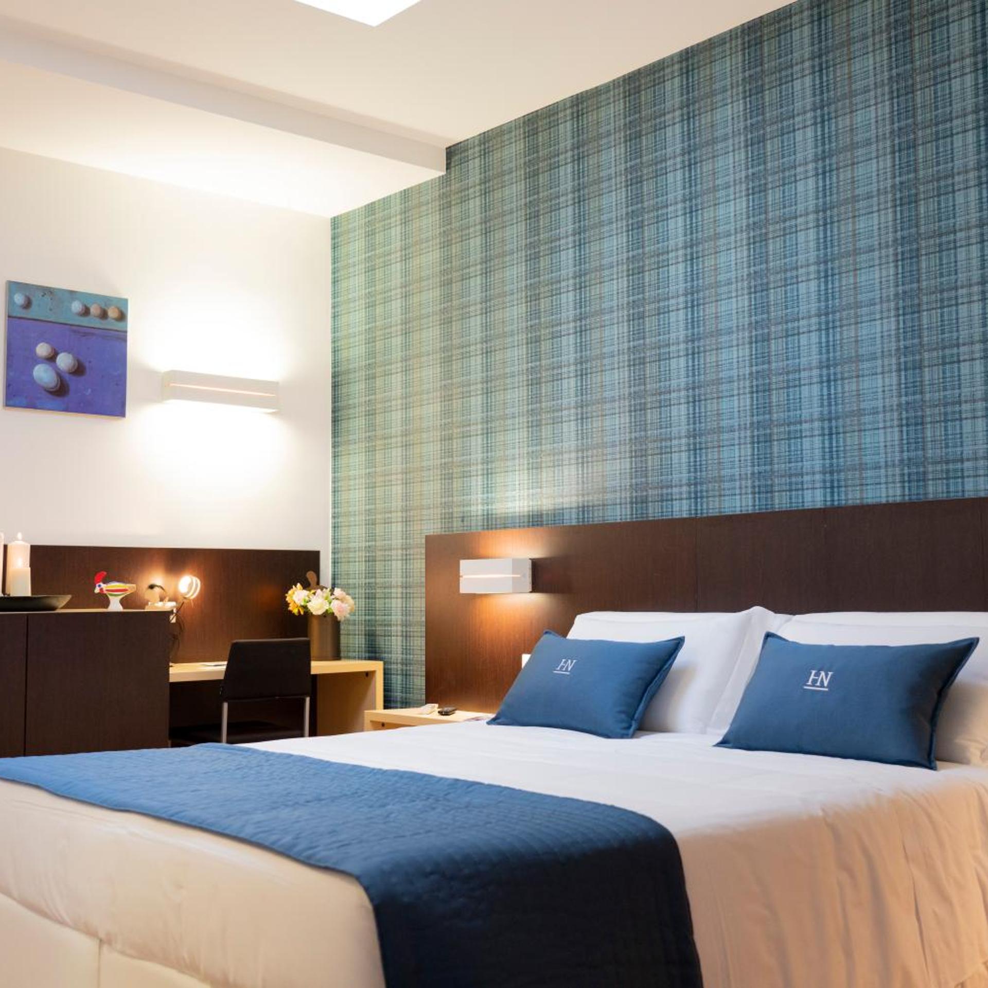 ROOM, TRIPLE