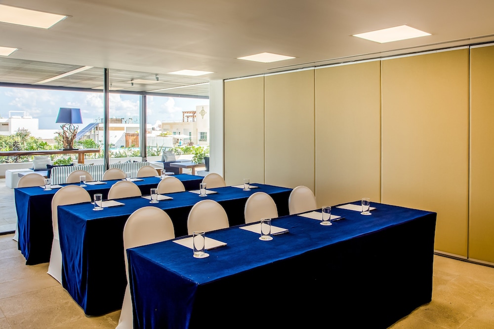 Fiesta Inn Playa Del Carmen 64/76