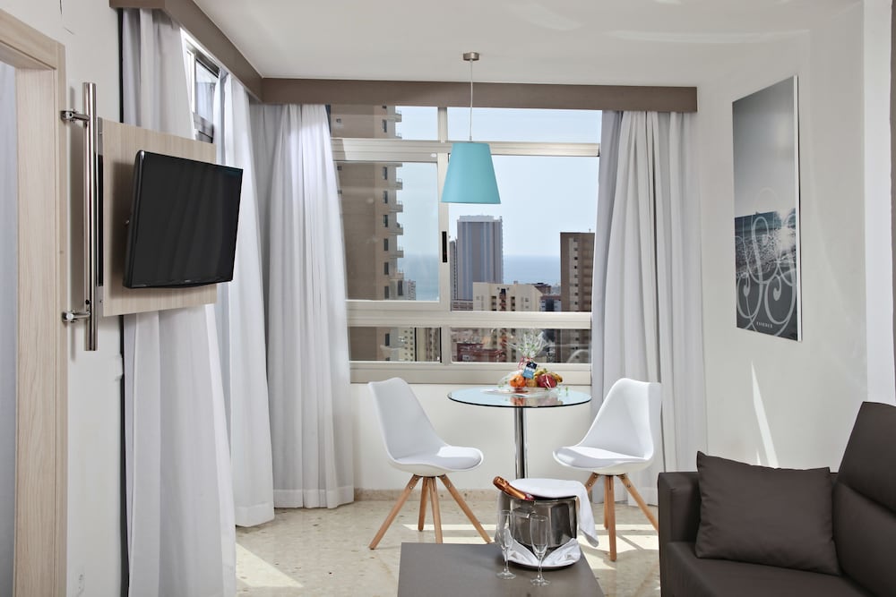 Flamingo Beach Resort 25/34