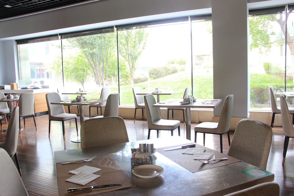 Green Park Hotel Tianjin 32/50