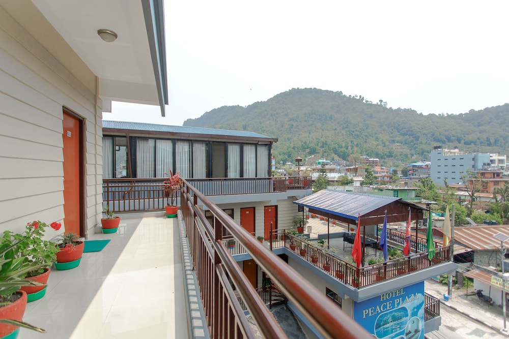 Hotel Peace Plaza 4/50