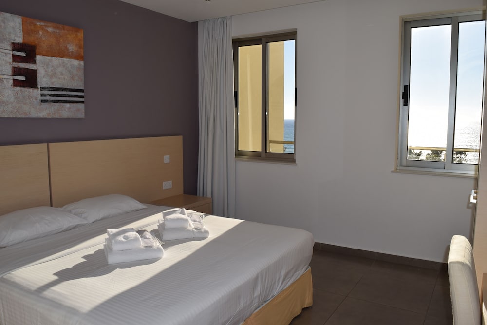 Blue Lagoon Kosher Hotel 7/50