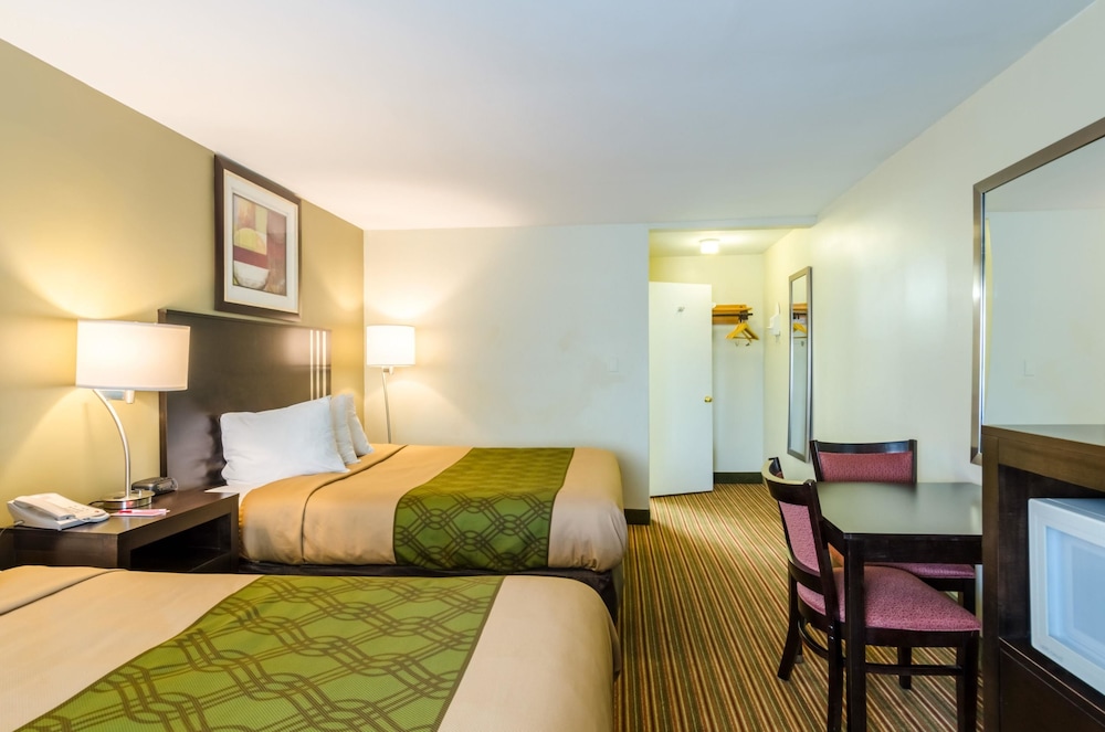 FairBridge Inn Express Pittsfield MA 23/51