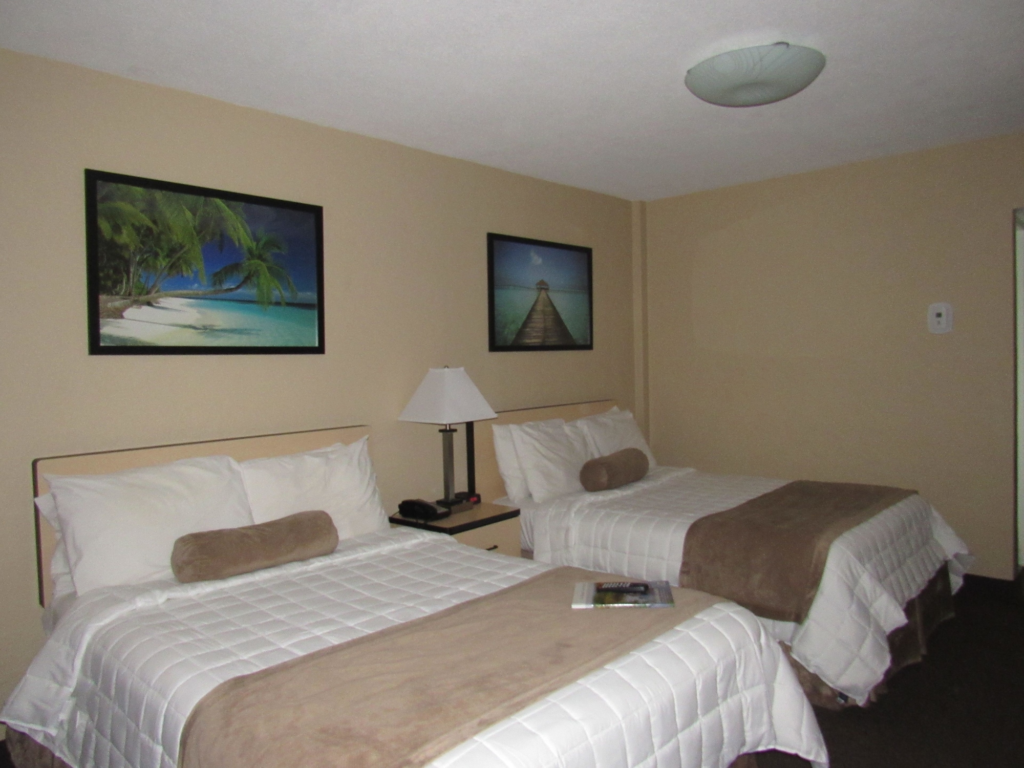 ROOM, 2 DOUBLE BEDS, NO VIEW