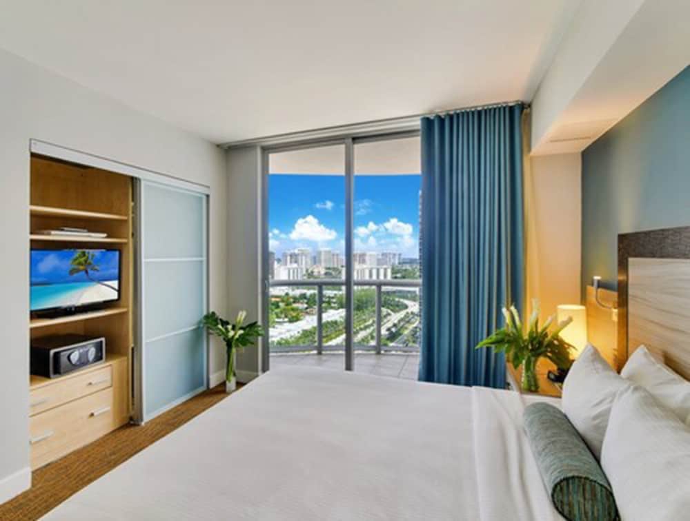 Classic, King Bed, Bay View