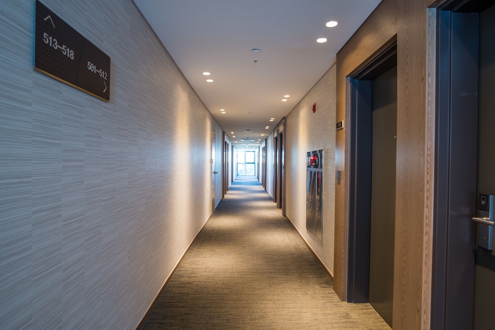 Ibc Hotel 8/48