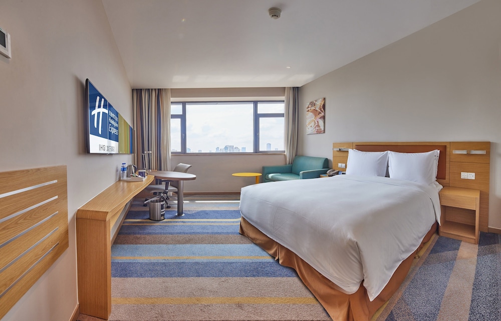 Holiday Inn Express Shanghai Zhenping 23/69
