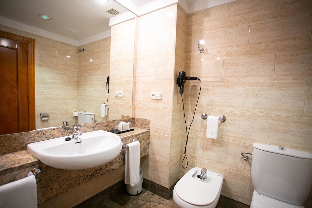 Hotel Sercotel Ciudad de Oviedo 9/39