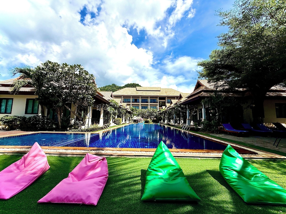 Poolsawat Villa 42/49