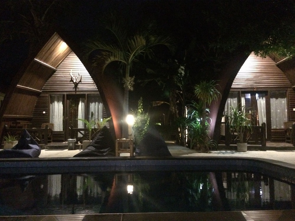 Coral Beach 2 Bungalow 45/50