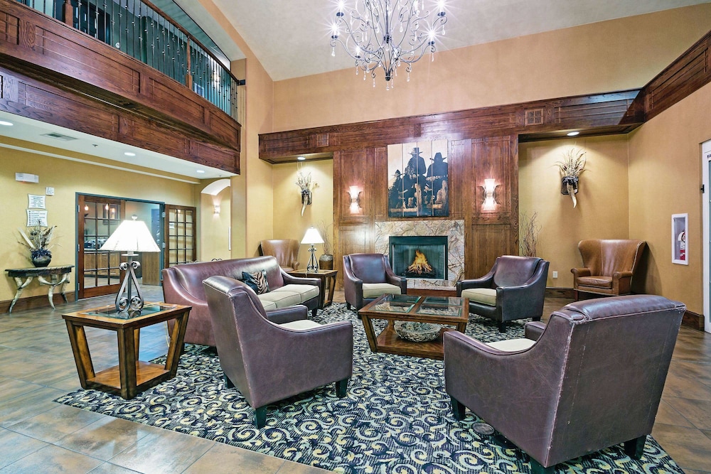 La Quinta Inn & Suites by Wyndham Fort Worth NE Mall 38/52