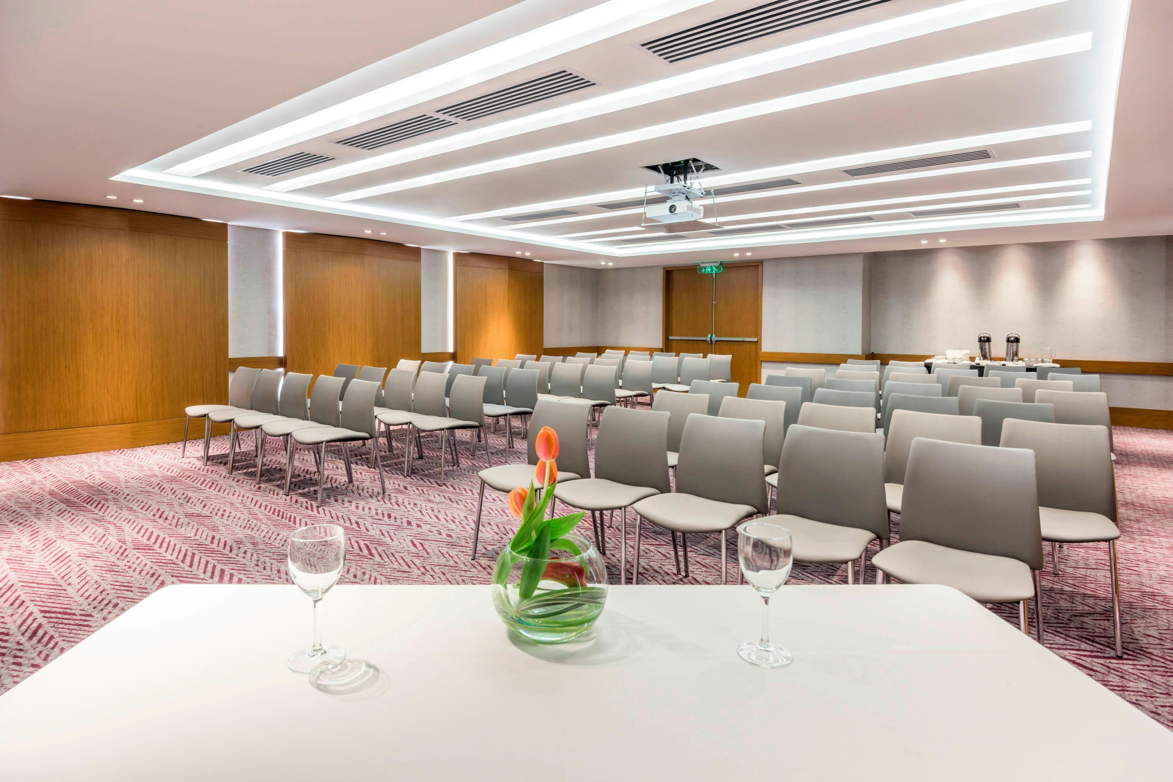 Courtyard By Marriott Bogota Airport 56/65