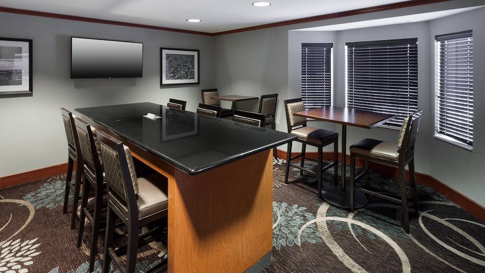 Staybridge Suites Jackson 36/39