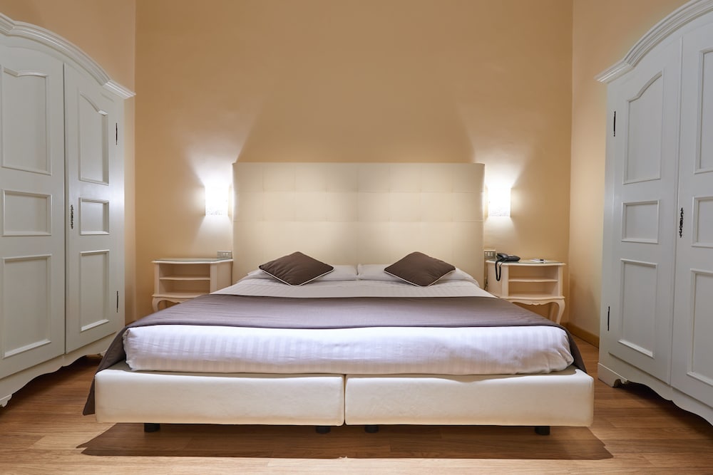 STANDARD, DOUBLE OR TWIN BED