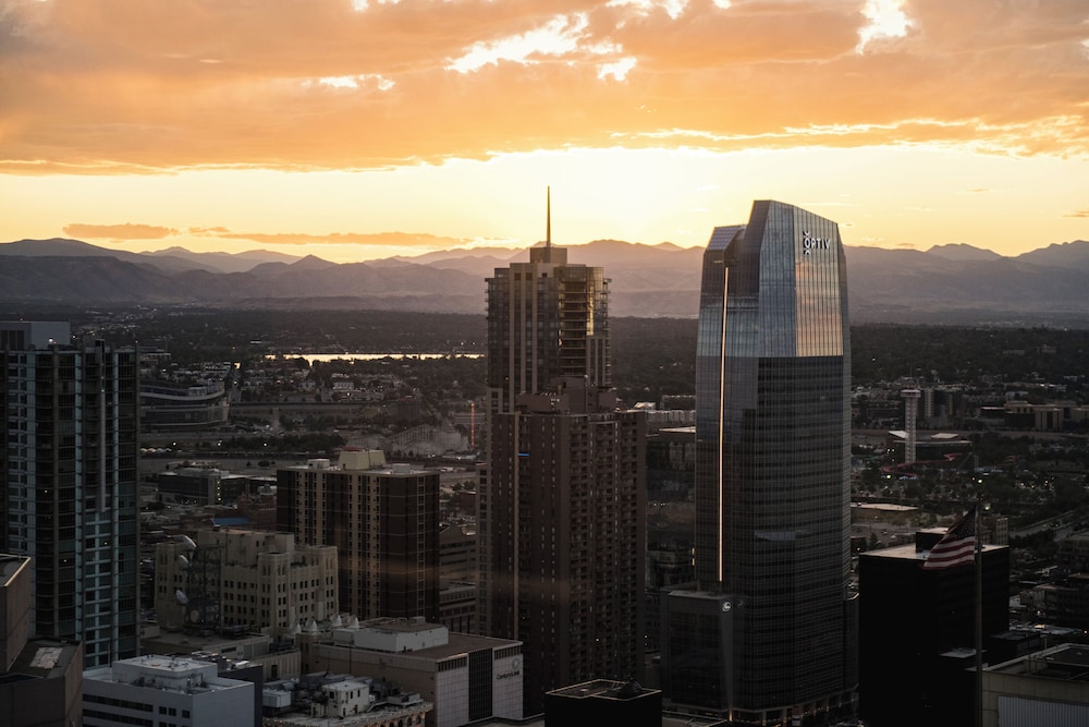 Grand Hyatt Denver 75/78