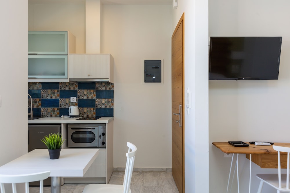 Meltemi Coast Suites 48/68
