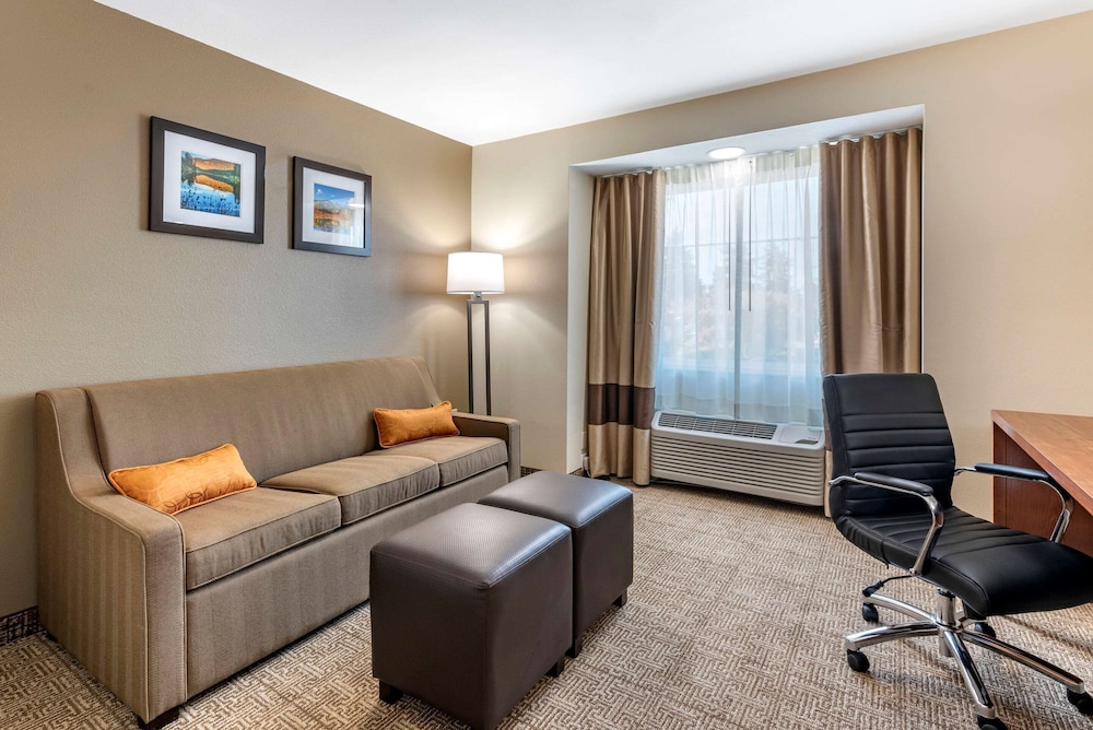 Comfort Inn Portland near I-84 and I-205 14/28