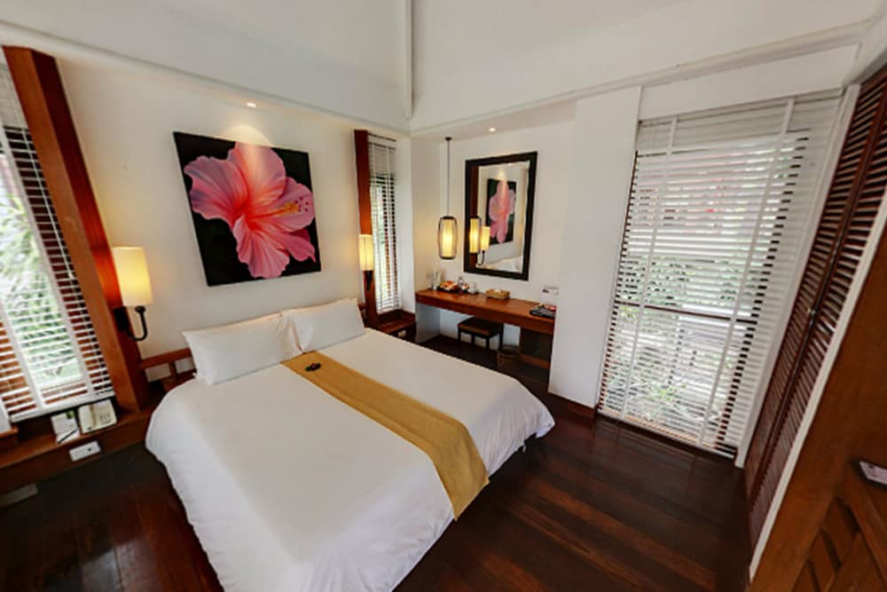 SUPERIOR, KING BED, GARDEN VIEW