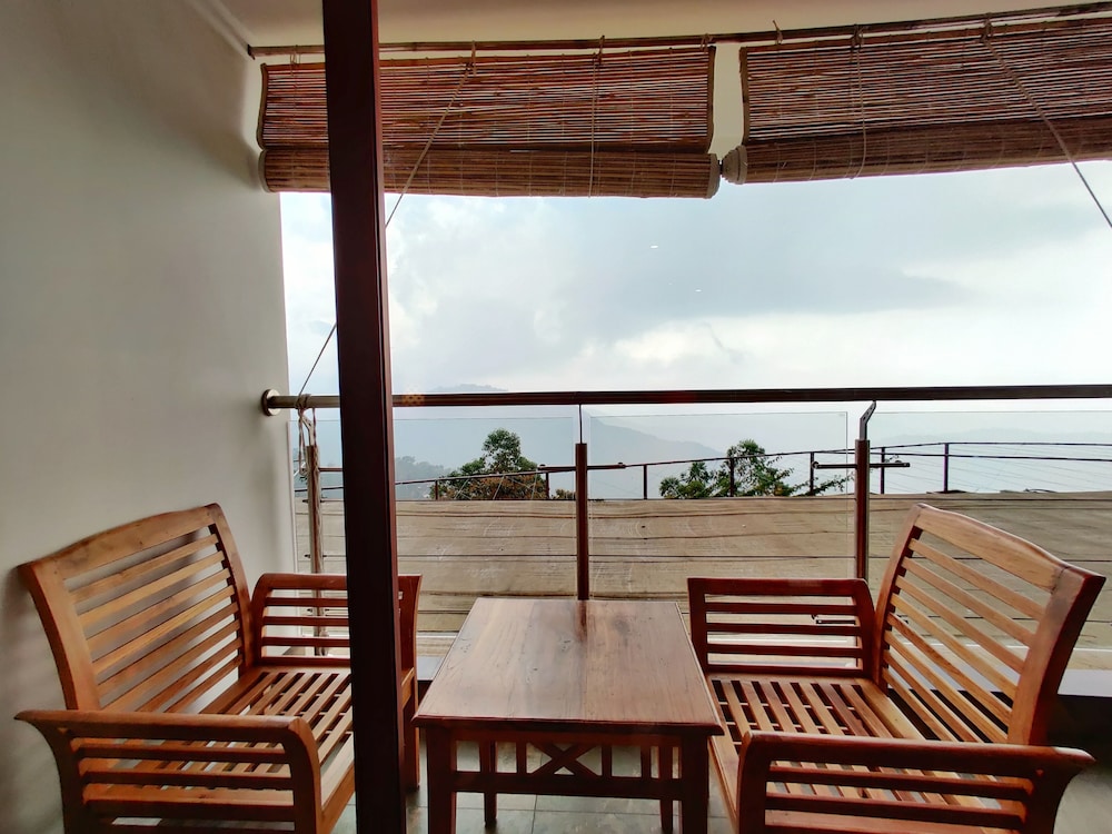 Amber Dale Luxury Hotel and Spa, Munnar (ex PLUM JUDY - THE LEISURE HOTEL) 42/50