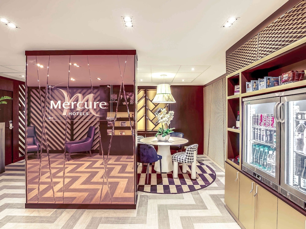 Mercure Paris Arc de Triomphe Etoile 11/72