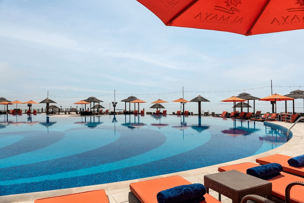 Al Maya Island & Resort 41/44
