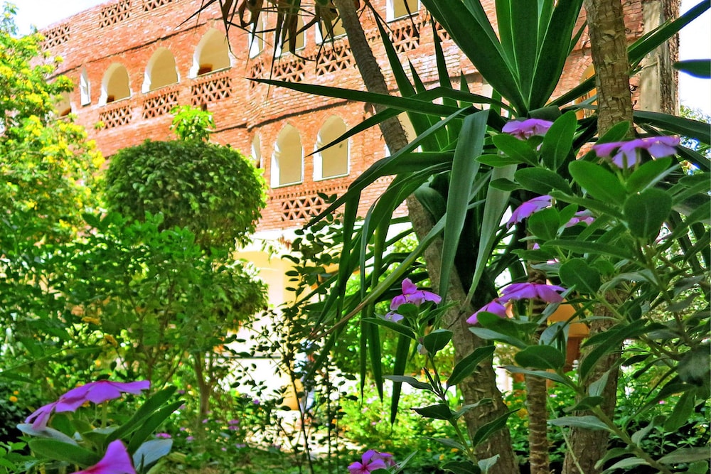 Hotel Sheherazade 33/47