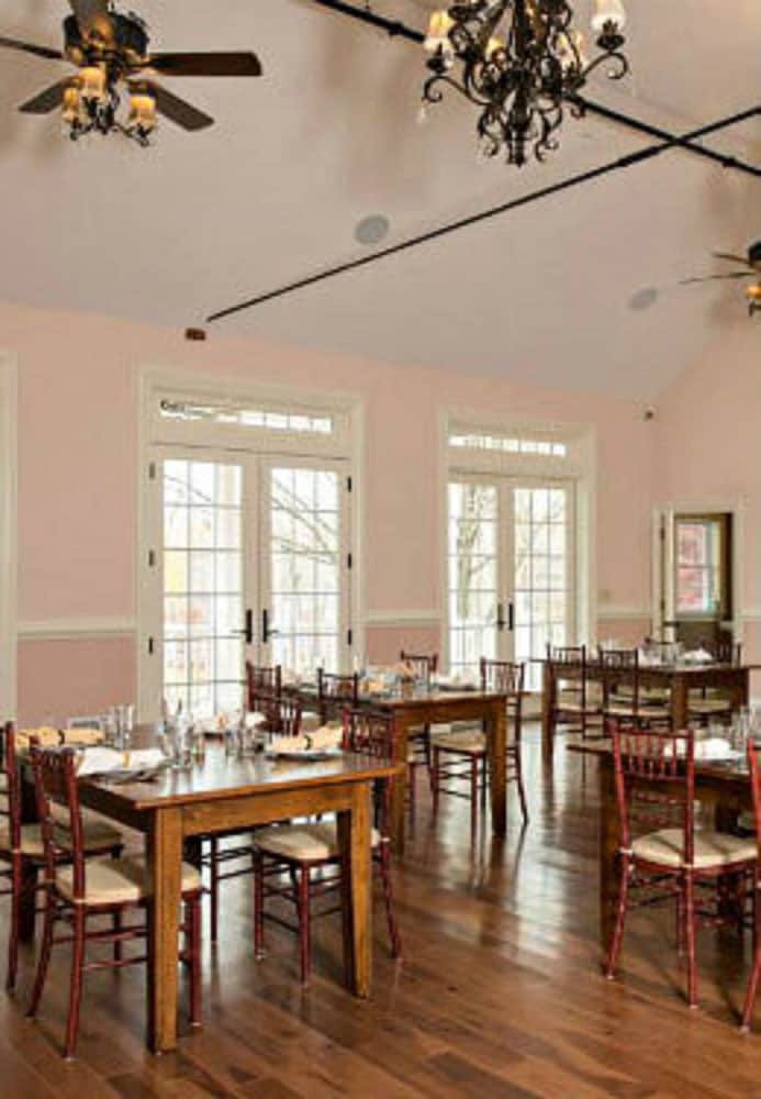 Caldwell House Bed &amp; Breakfast 35/50