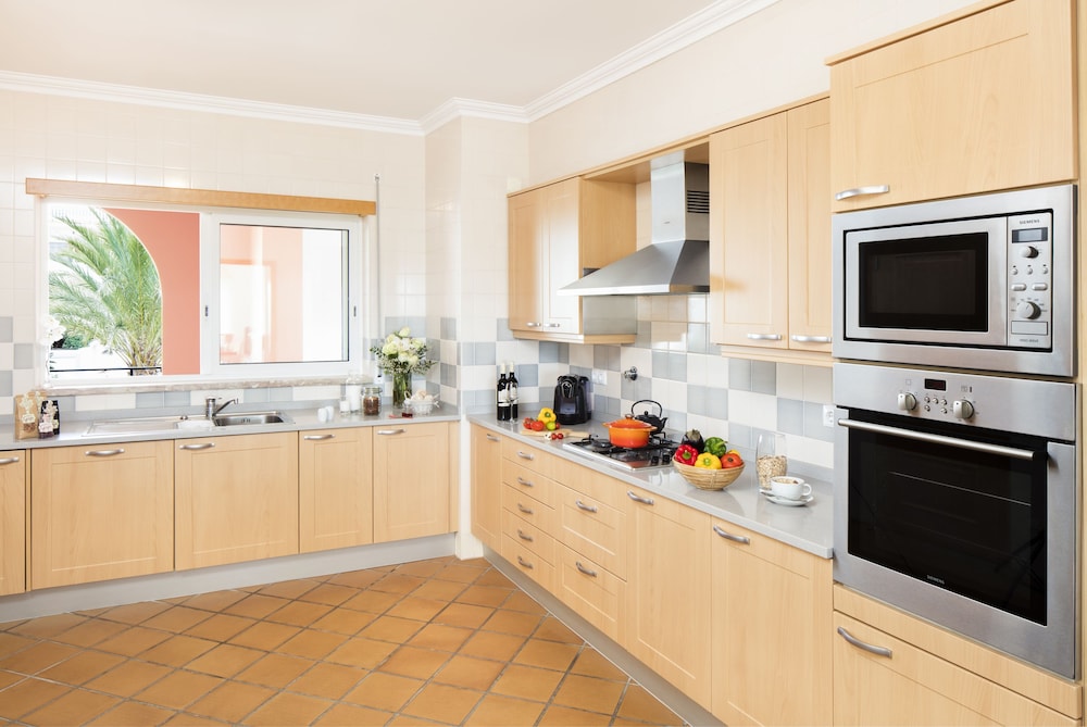 Praia Del Rey Golf And Beach Resort - The Village 12/50