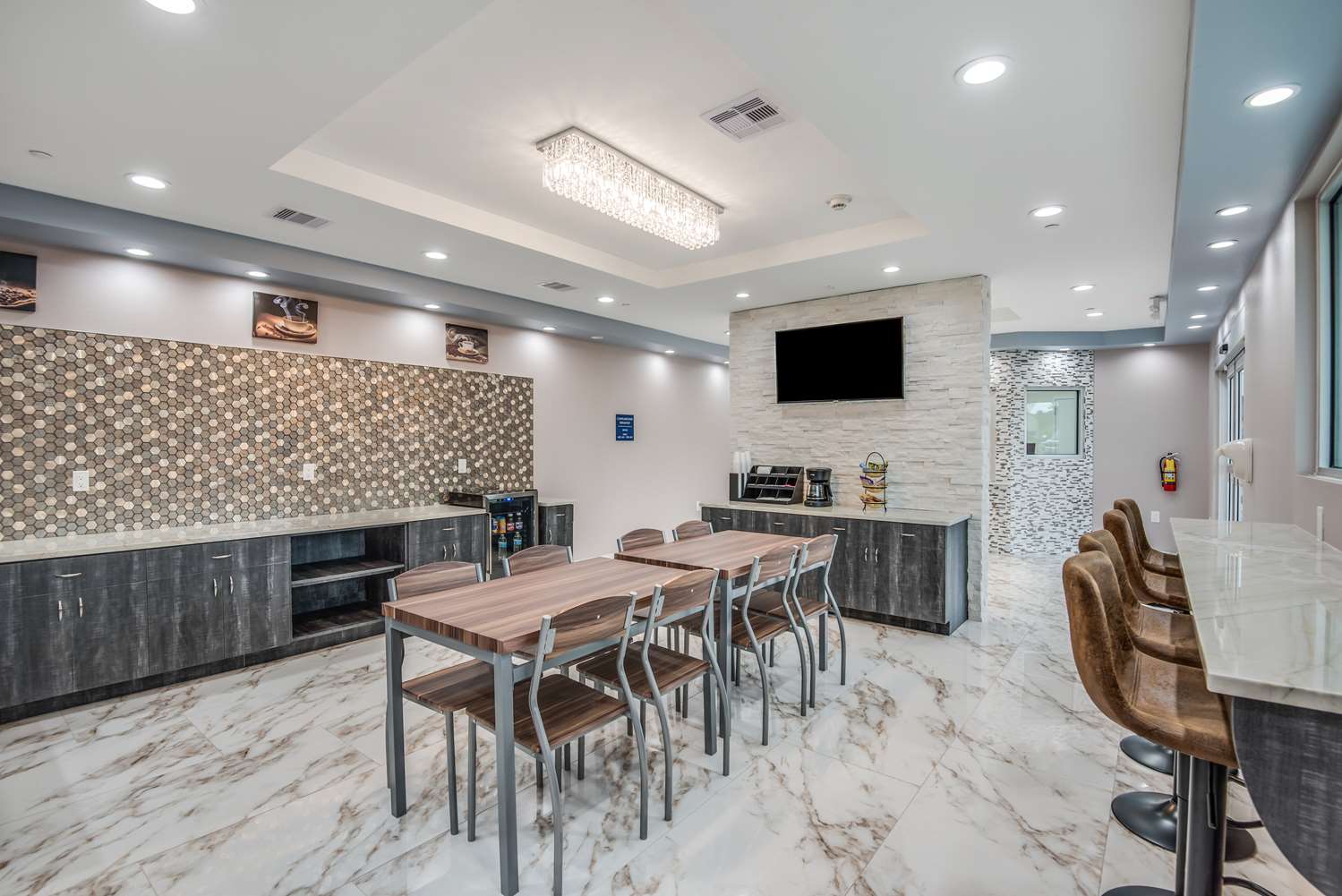 Americas Best Value Inn Suites Houston At Hwy 6 6/8