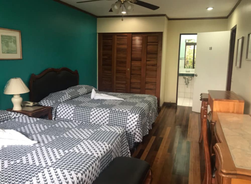 STANDARD, SINGLE, 2 DOUBLE BEDS