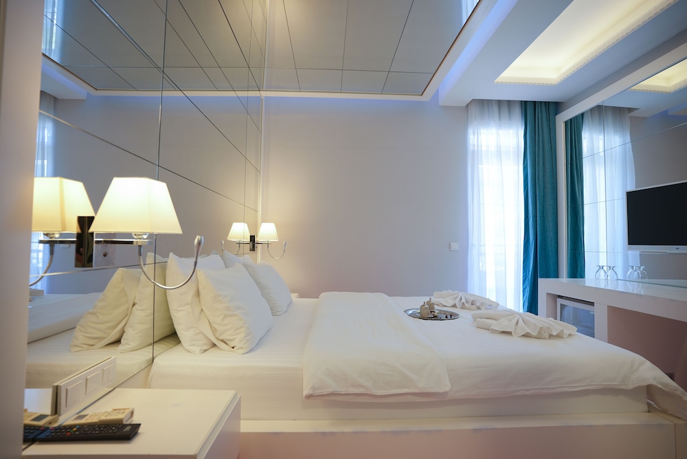 Cekmen Hotel 16/80