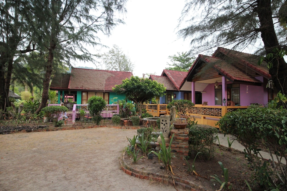 Lanta Villa Resort 8/58