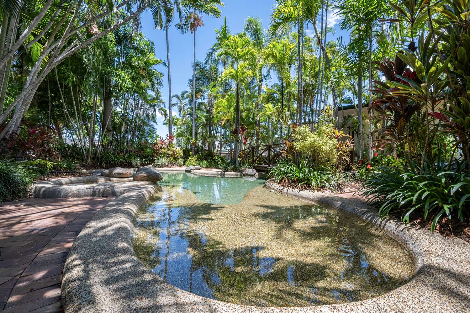 City Oasis Inn Townsville SureStay Collection by BW 35/39