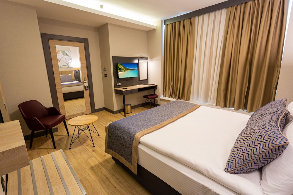 Levor Hotel 8/50