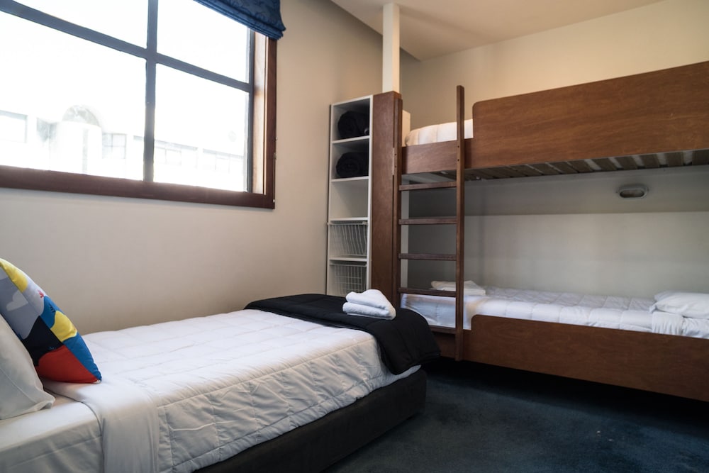 U Boutique Hotel Wellington, SureStay Collection by BW 12/68