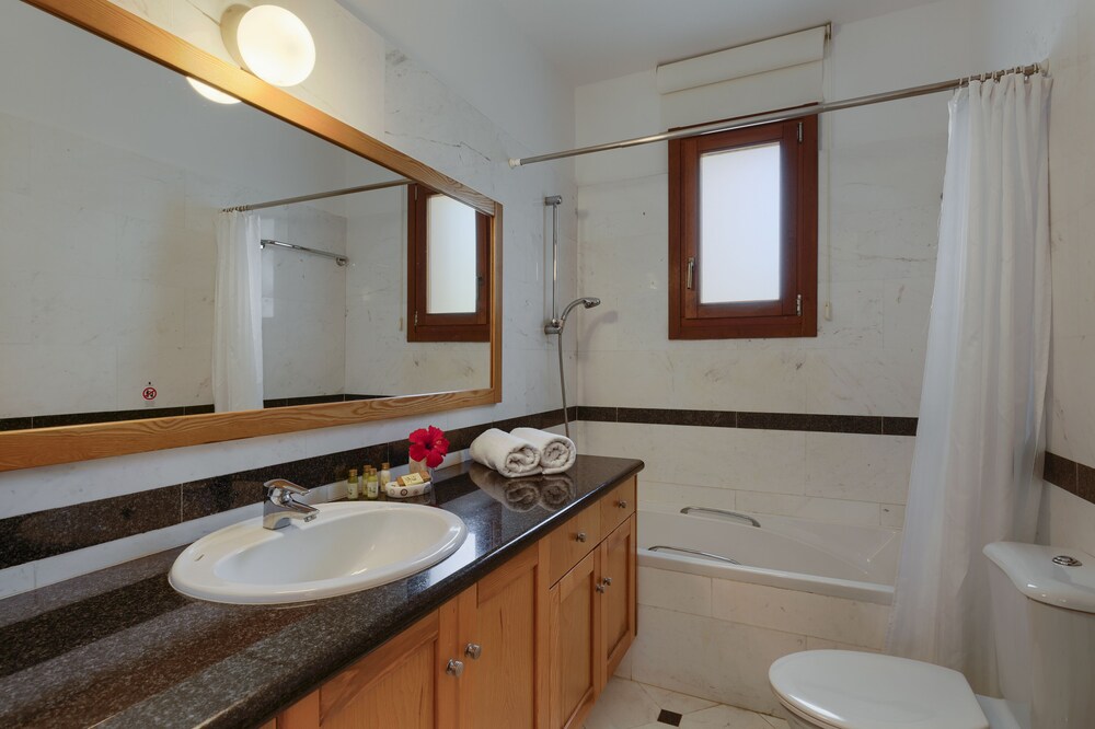 Aphrodite Hills Rentals - Superior Villas 48/50